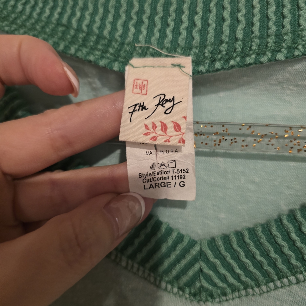 Mint Green Raglan V Neck Top Waffle Sleeve Boutique Size L - Picture 4 of 4